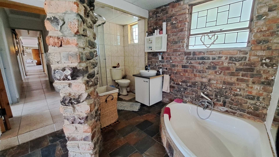 4 Bedroom Property for Sale in Uitsig Free State